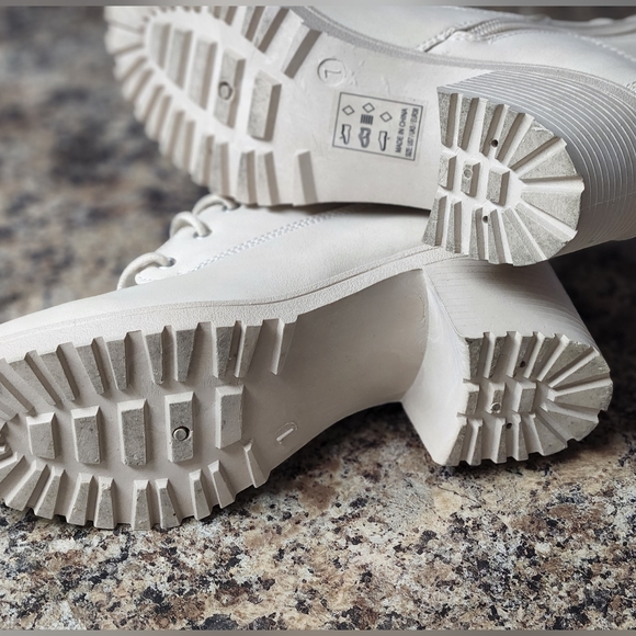 Women's Qupid Cream Lace Up / Combat Style Boots New-No Box (Never Worn) - Picture 3 of 5
